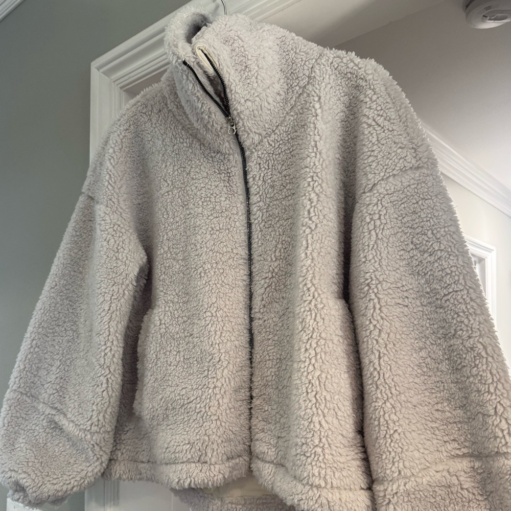 Lululemon Cozy Gray Sherpa Jacket